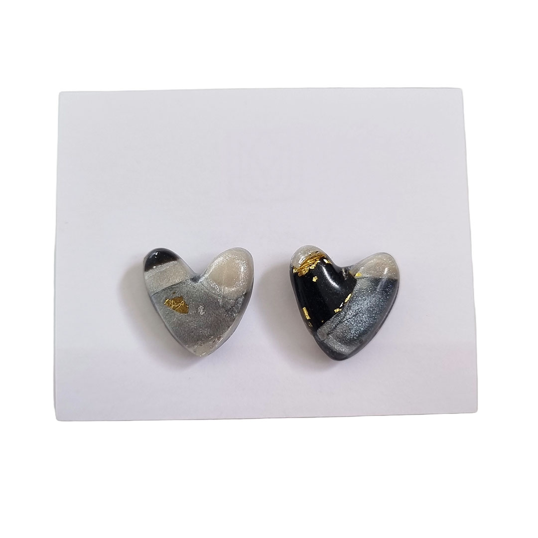 Zarcillo negro de corazón